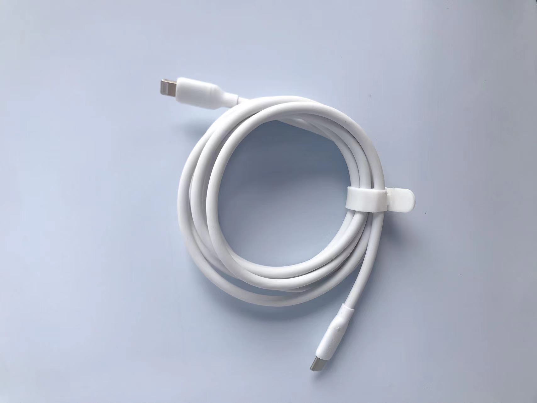 皮肤友好的硅胶快速充电电缆